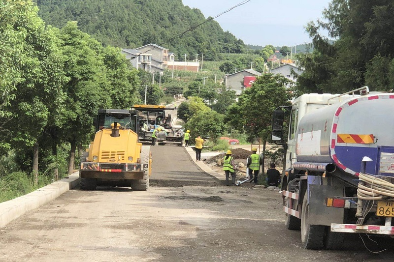 路橋集團(tuán)搶晴天、戰(zhàn)雨天、斗夜間  全力以赴推進(jìn)國道347項(xiàng)目建設(shè)